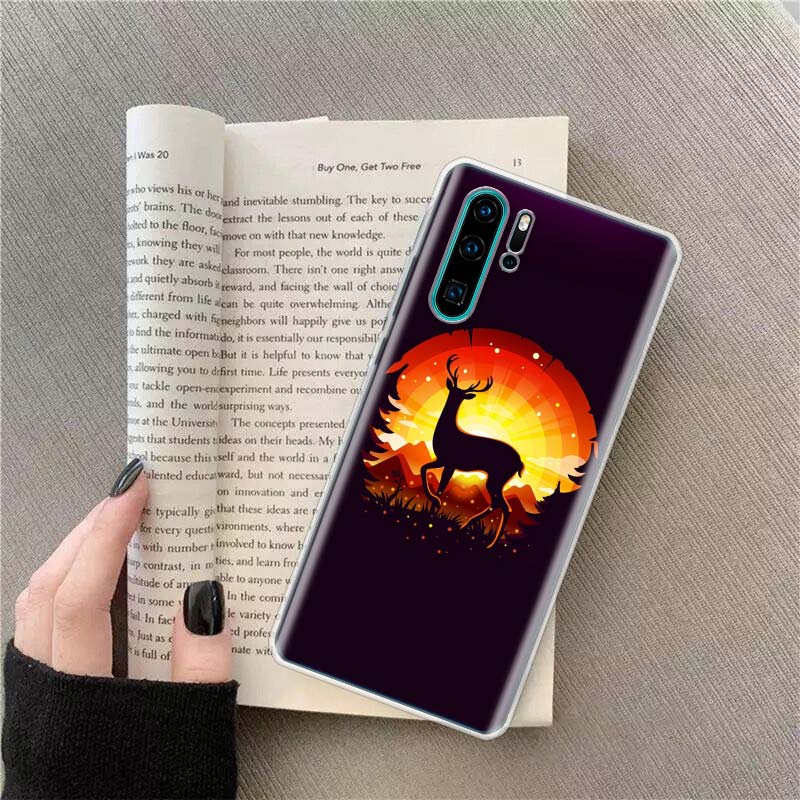 The Der Standing by The Lake s - Phone Cases Under $20 recensione e prezzo